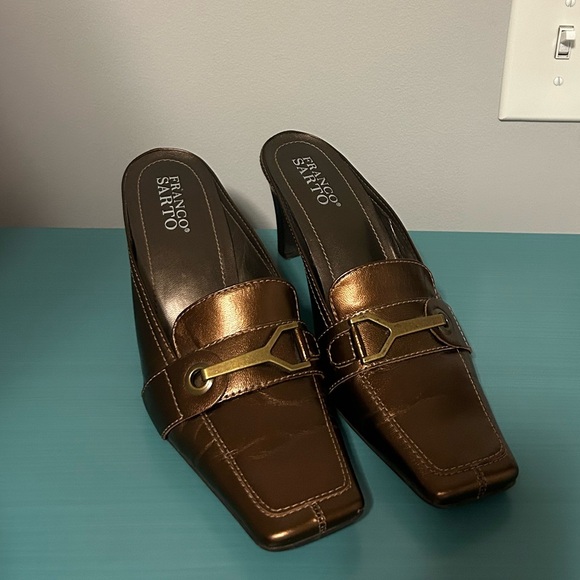 Franco Sarto Shoes - Franco Sarto Vintage Metallic Bronze Gold Leather 3 in Kitten Heel Women’s 7.5
